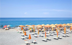 2 Bedroom Lovely Apartment In Marina Di Strongoli